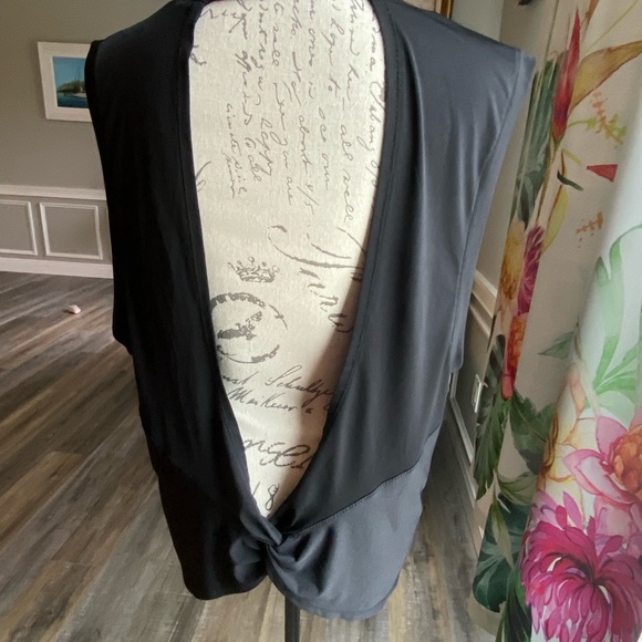 Fabletics Tank - Picture 4 of 4